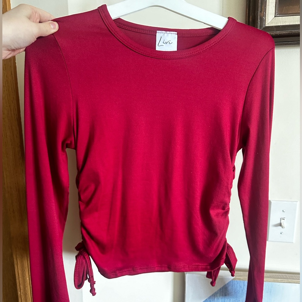 Women’s long sleeve top